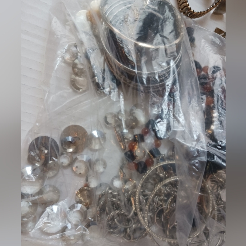 3+ lbs Lot Costume Jewelry VTG  Modern Junk Art Craft Wear Resell *LOOK* - Picture 10 of 11